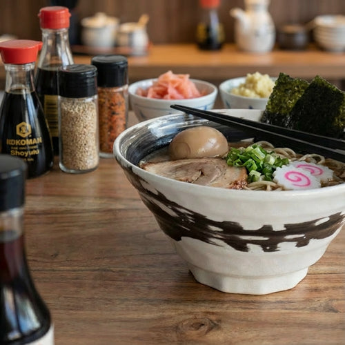 Mino-yaki Ceramic Noodle Bowl - Brushed, White